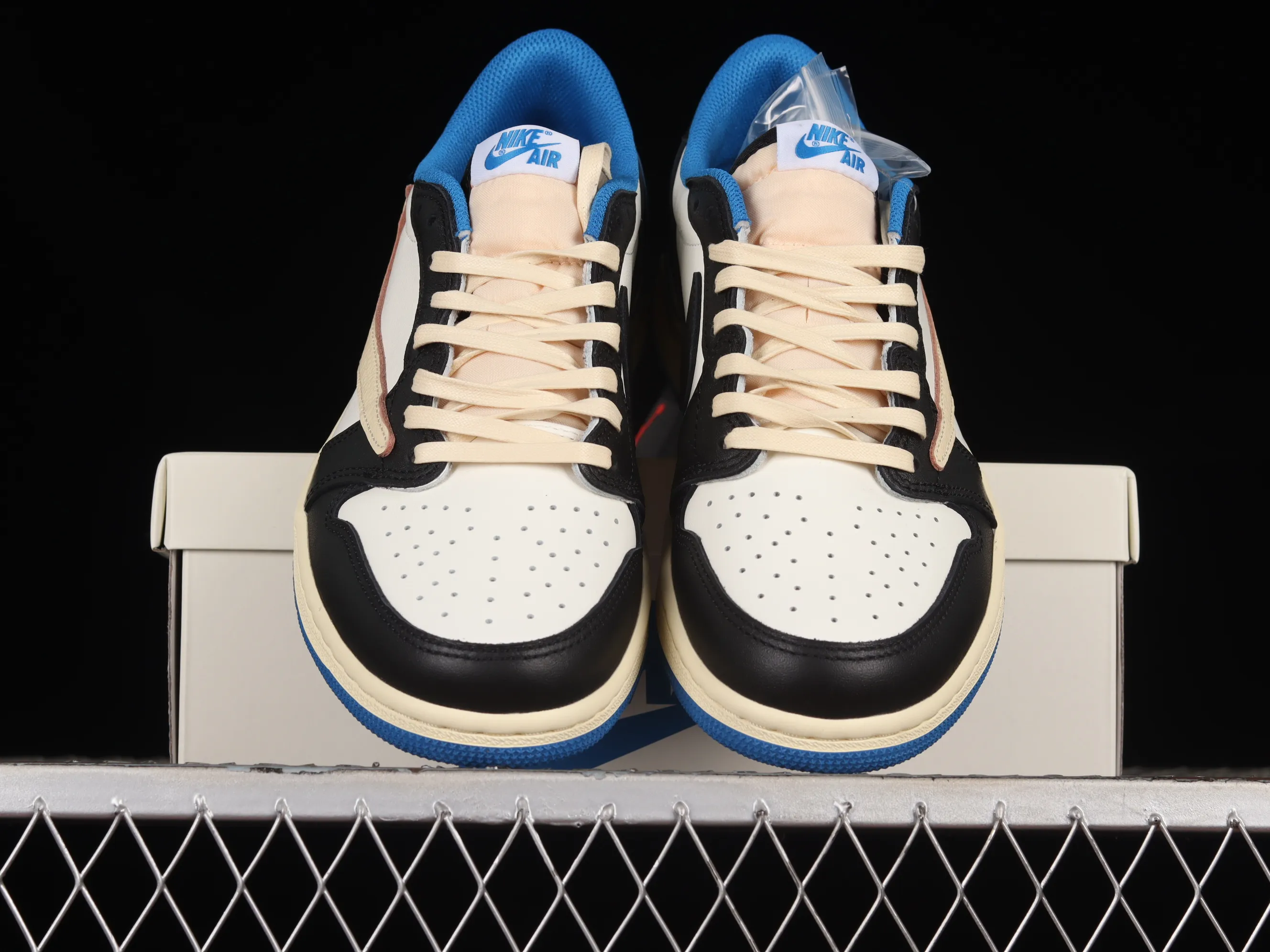 All categories Air Jordan Jordan series basketball shoes Air Jordan 1 Low LJR version Travis Scott x Air Jordan 1 Low OG AJ1 Joe 1 joint overhead hook DM7866-140